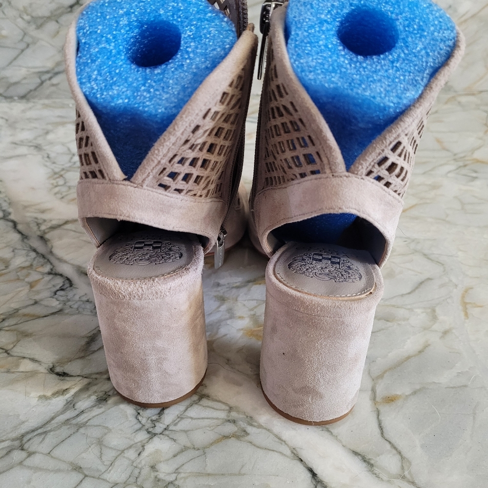 Open toe booties - Picture 4 of 9